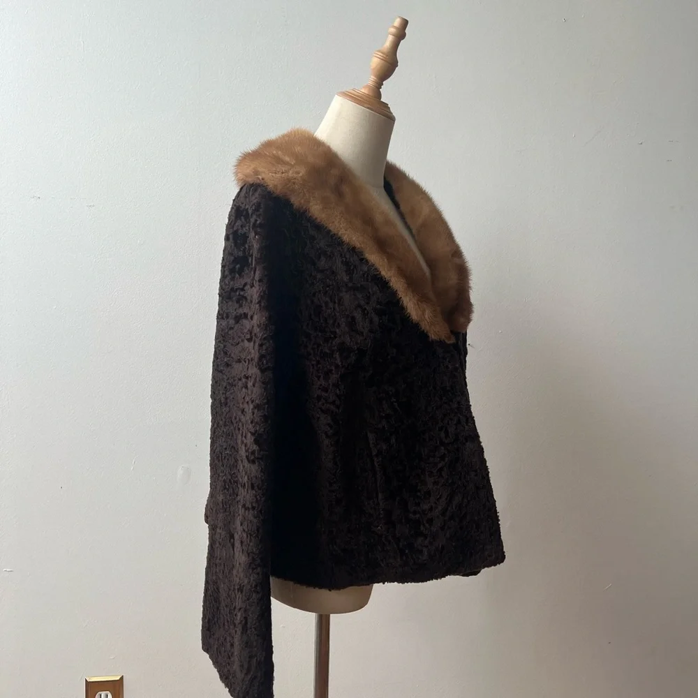 VINTAGE 1950’s Lord & Taylor Genuine Fur Curly Lamb Brown Short Coat Medium - Picture 5 of 12